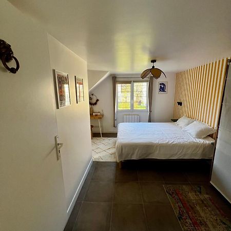 Chambre Dans Maison Meuliere Avec Jardin แชลเลส์ ภายนอก รูปภาพ