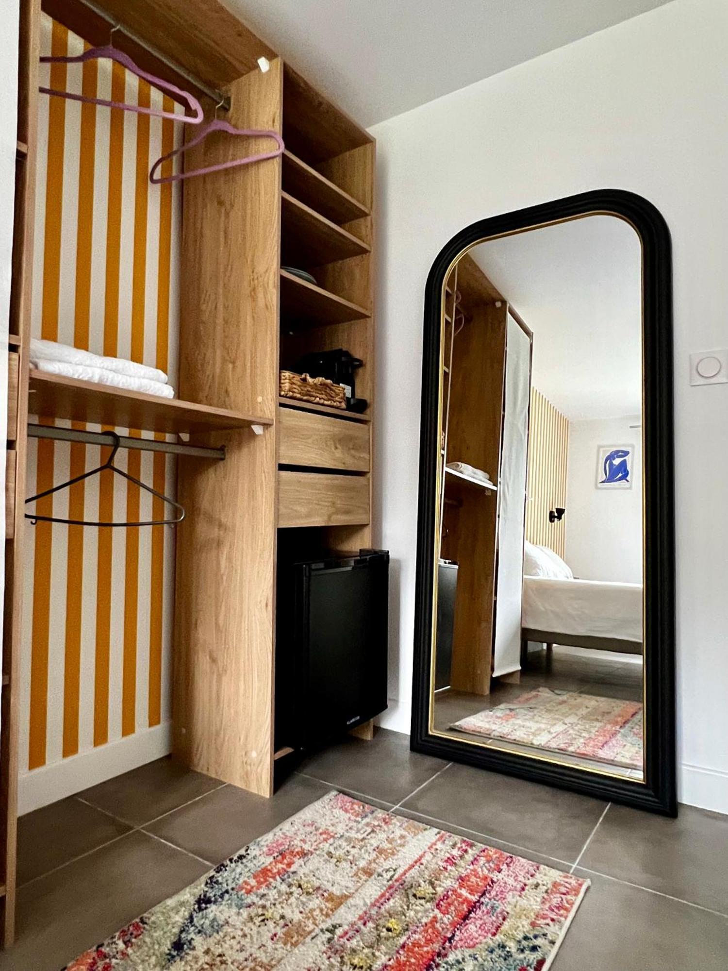 Chambre Dans Maison Meuliere Avec Jardin แชลเลส์ ภายนอก รูปภาพ